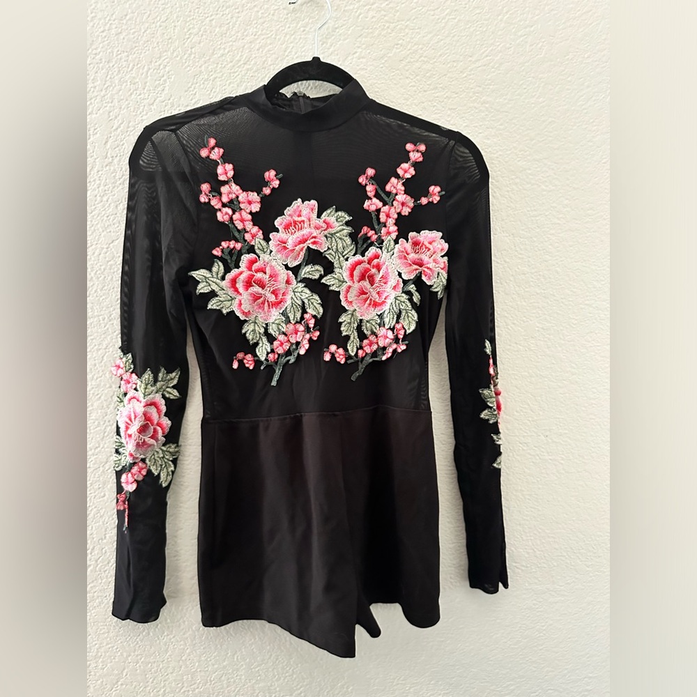 Forever 21 lace sheer embroidered flower romper bodysuit Large